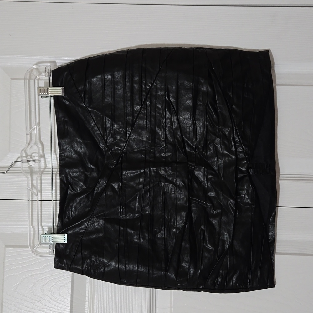 Black Faux Leather Skirt, Size Medium, Excellent Like New Condition